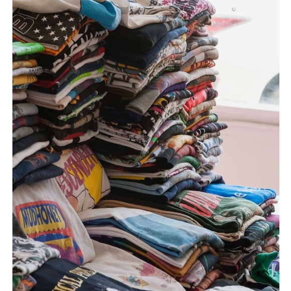 3 Surprise Vintage Graphic Tee’s - Picture 7 of 7